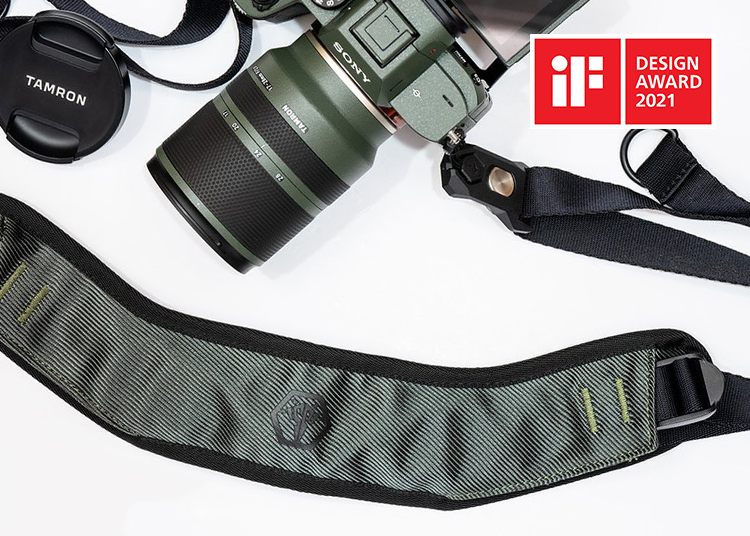 角落設計最新產品「pi strap 快轉背帶」不僅透過嘖嘖募資達標，更獲得2021年iF設計獎的殊榮，目前並準備向國際市場邁進。本專訪帶您了解他如何將對於攝影的熱情轉為志業，逐步生產出自己的夢想配件。