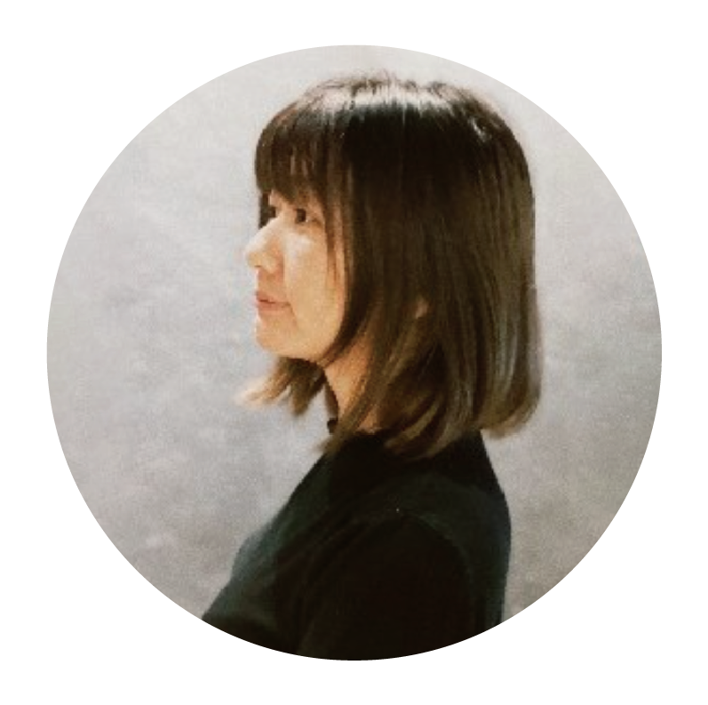 Mary Wang  寵物達人與視覺美感造型師，專注提升小動物的福祉與生活質感。