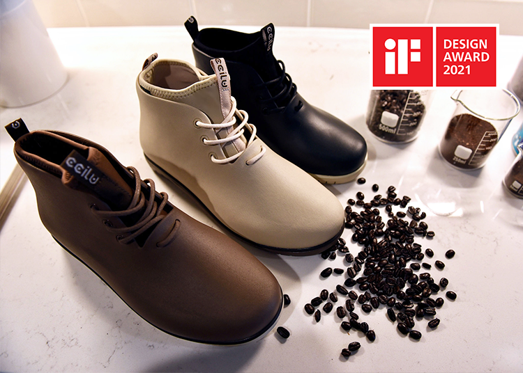 馳綠國際休閒鞋品牌今年以 XpreSole® Panto 全天候咖啡防水靴獲得 2021 年 iF 設計獎殊榮。本篇專訪馳綠國際產品設計經理 Alvin，帶您認識該品牌，並透過製鞋業實踐循環經濟的歷程。